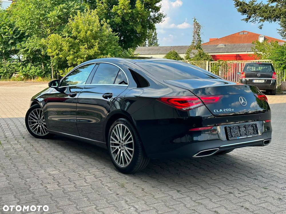 Mercedes-Benz CLA 200 d Progressive 8G-DCT - 2