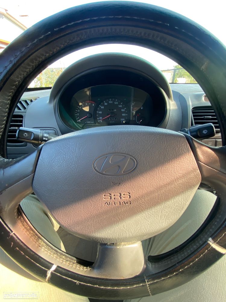 Hyundai Accent - 8