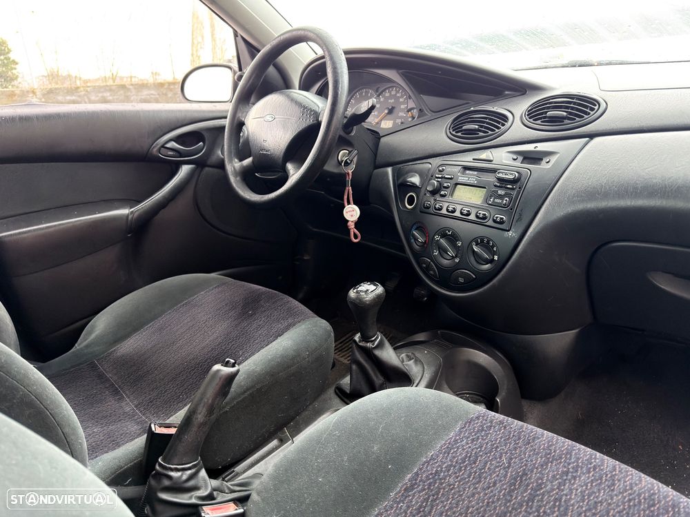 Ford Focus Ambiente - 11