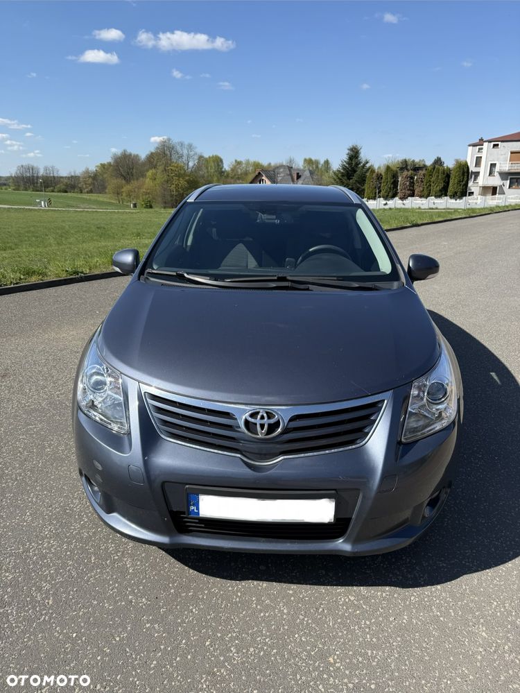 Toyota Avensis 2.0 D-4D Luna - 2
