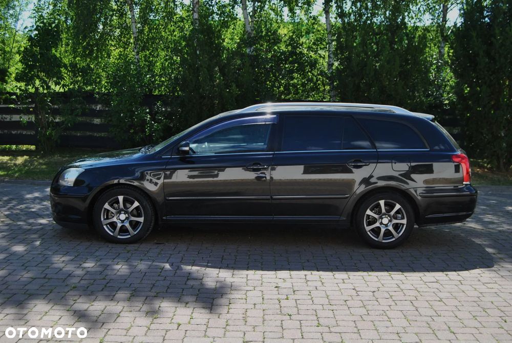 Toyota Avensis 1.8 VVT-i Automatik Sol - 16