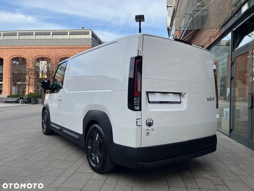 Kia PV5 - 12
