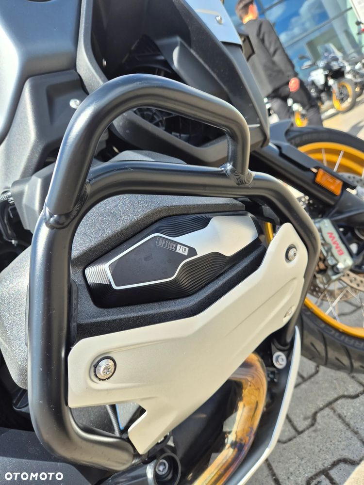 BMW R - 8