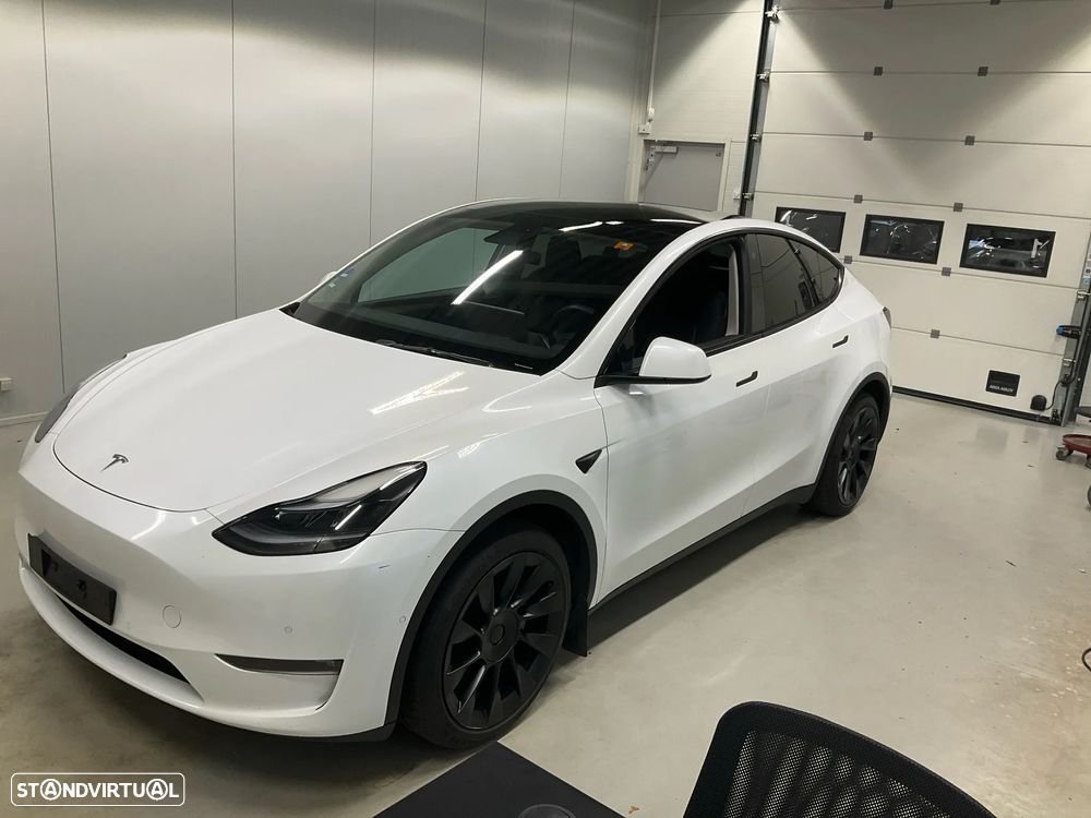 Tesla Model Y Long Range Dual Motor AWD - 4