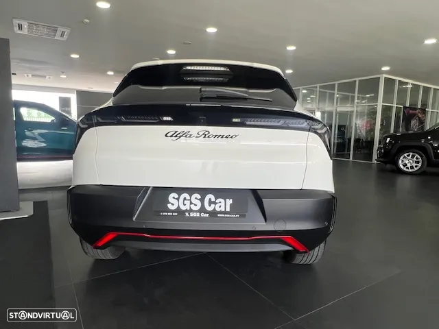 Alfa Romeo Junior Elletrica 50 kWh - 6