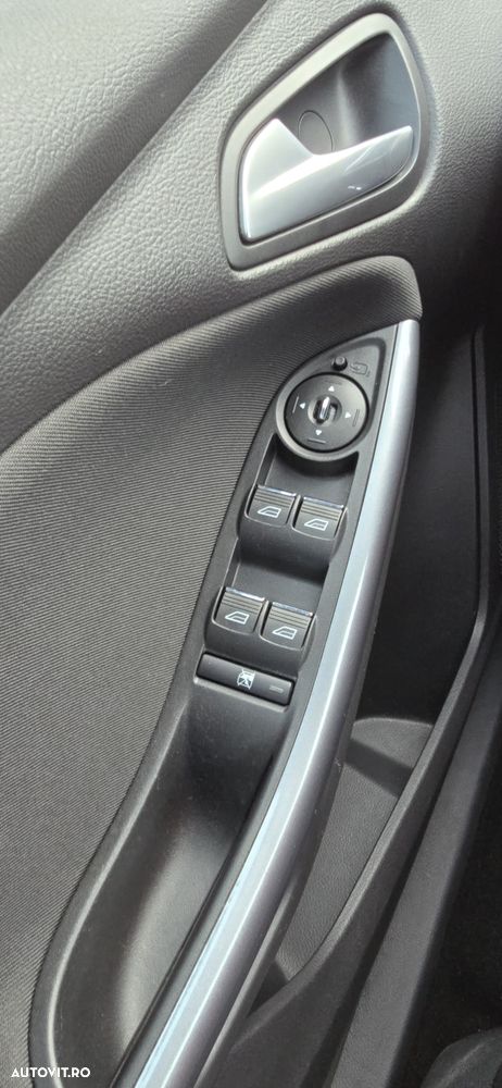 Ford Focus 1.6 TDCI DPF Titanium - 5