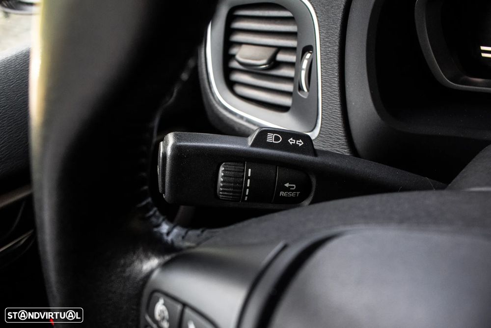 Volvo V40 D2 Kinetic - 15