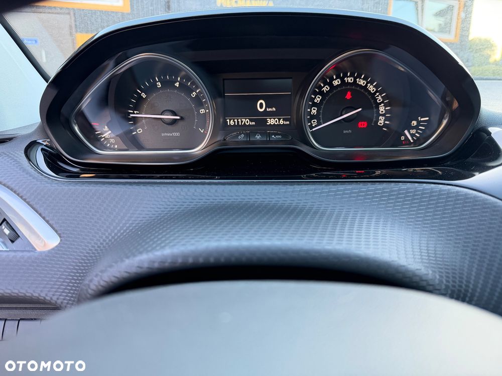 Peugeot 2008 120 VTI Allure - 32