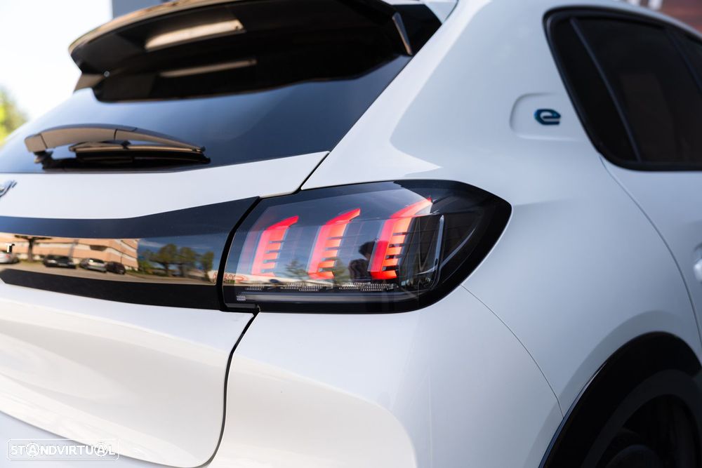Peugeot e-208 Active Pack - 35