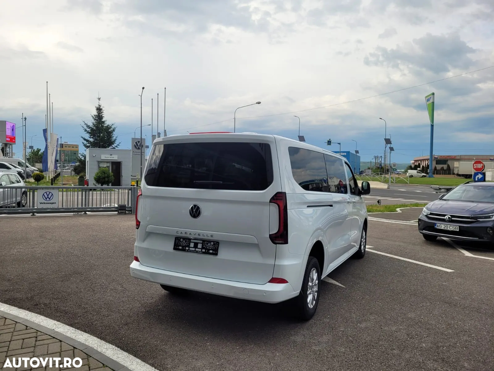 Volkswagen Caravelle - 3