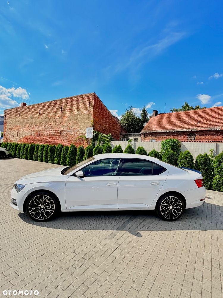 Skoda Superb 2.0 TDI SCR 4x4 Style DSG - 3