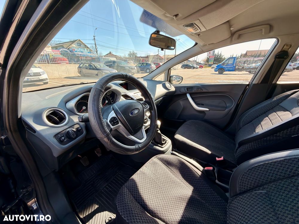 Ford Fiesta - 11