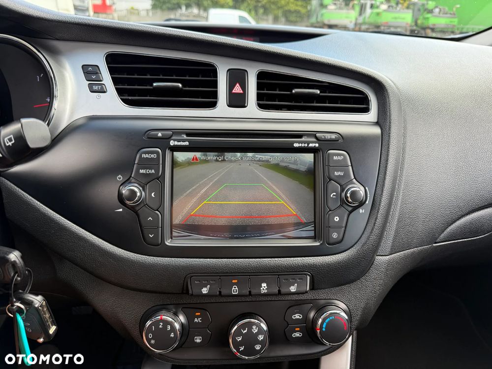 Kia Ceed 1.4 CVVT Dream Team Edition - 19