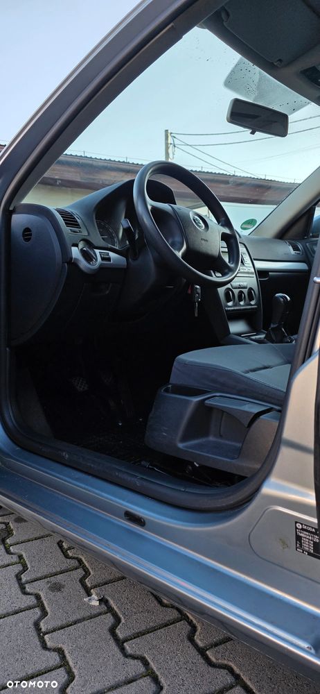 Skoda Octavia 1.6 Combi - 15