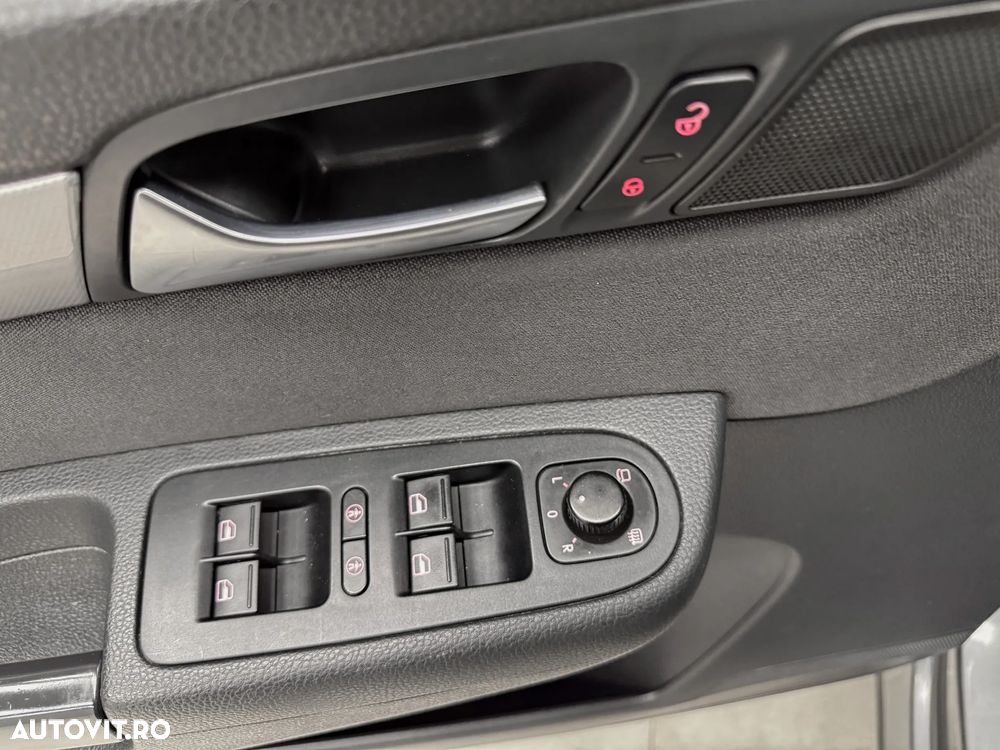 Volkswagen Sharan 2.0 TDI DSG Blue Motion Comfortline - 24