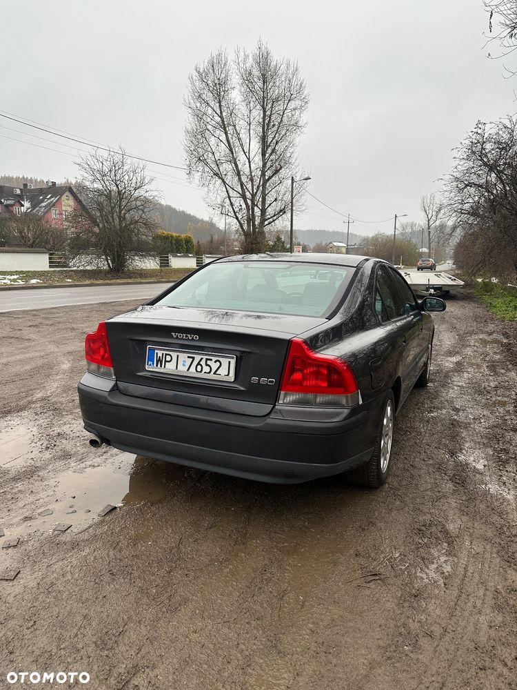 Volvo S60 2.4 - 6