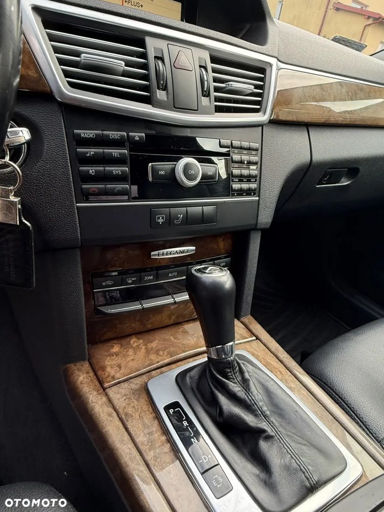 Mercedes-Benz Klasa E 220 BlueTEC 4-Matic Elegance - 11