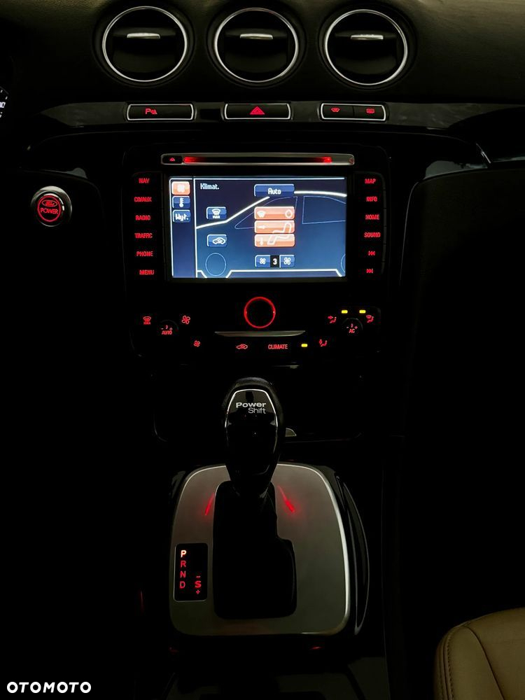 Ford S-Max - 32