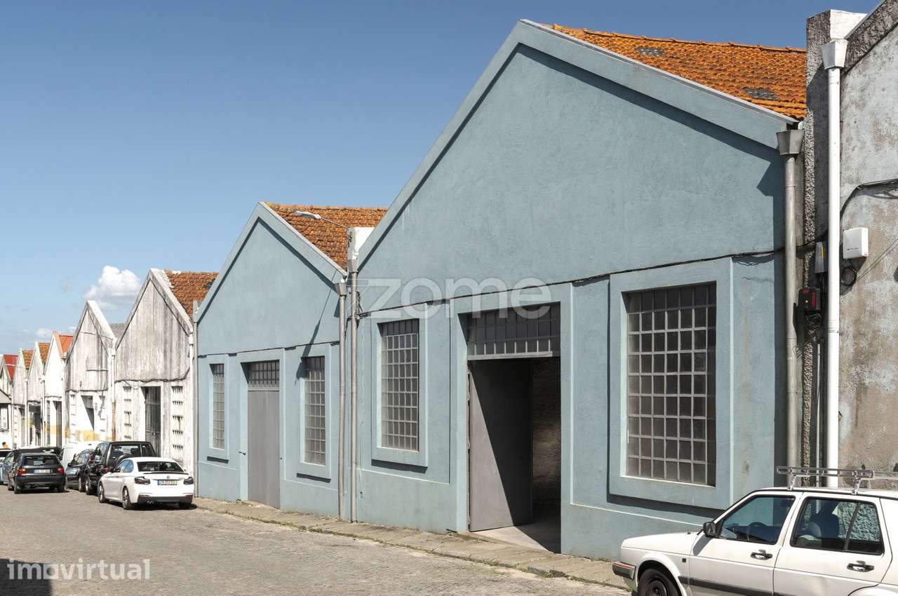 ARMAZÉM (9) DE ARQ. RÚSTICA COM LOGRADOURO EM CAMPANHÃ, PORTO - Grande imagem: 3/28