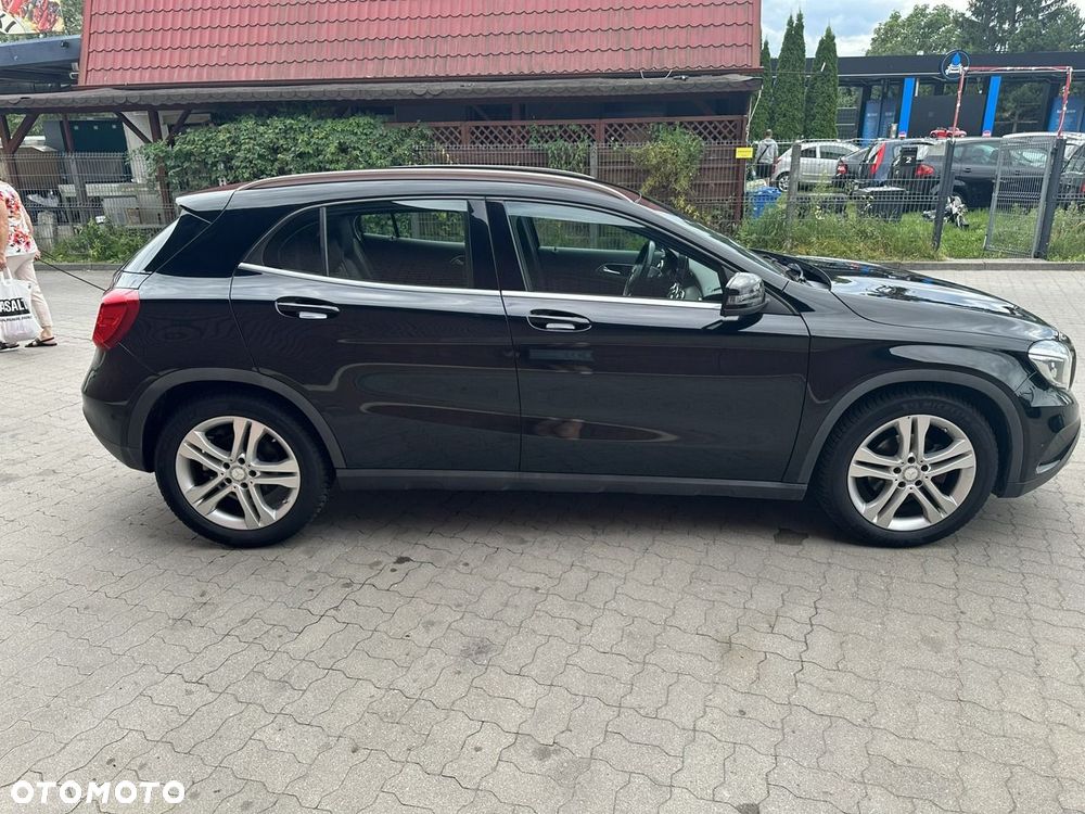 Mercedes-Benz GLA - 18