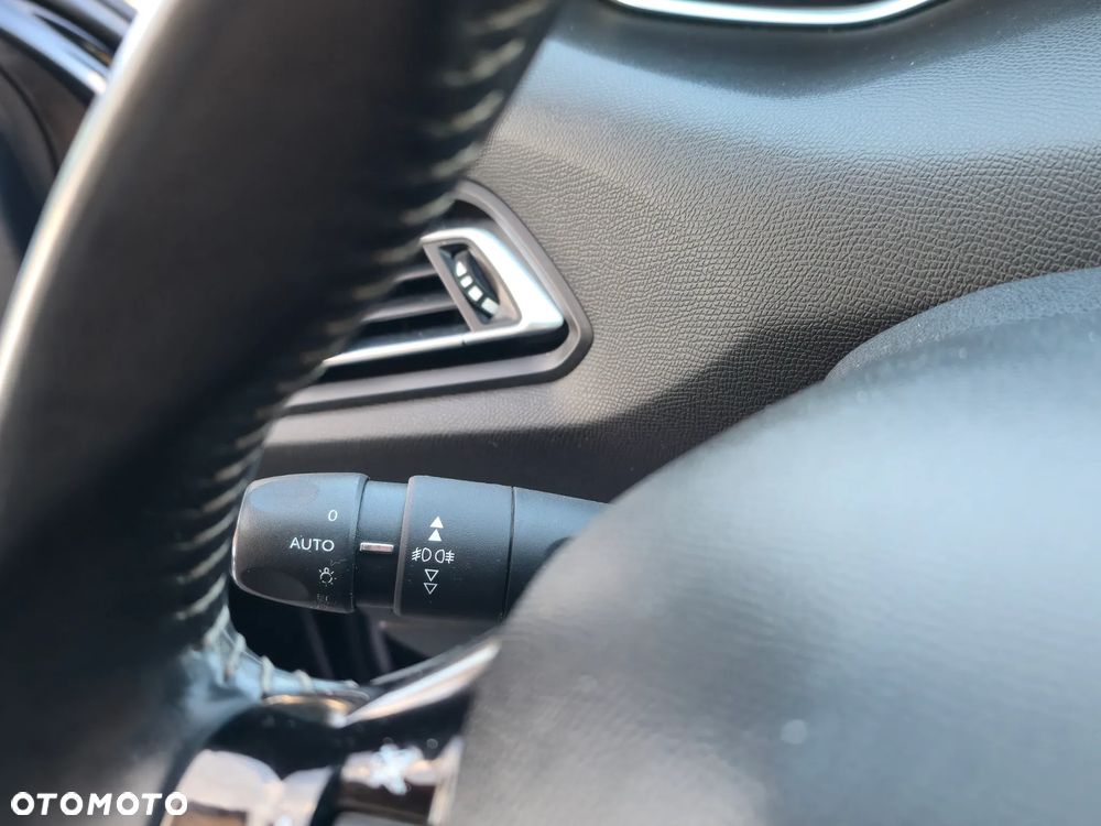 Peugeot 308 1.6 BlueHDi Business Line S&S - 28