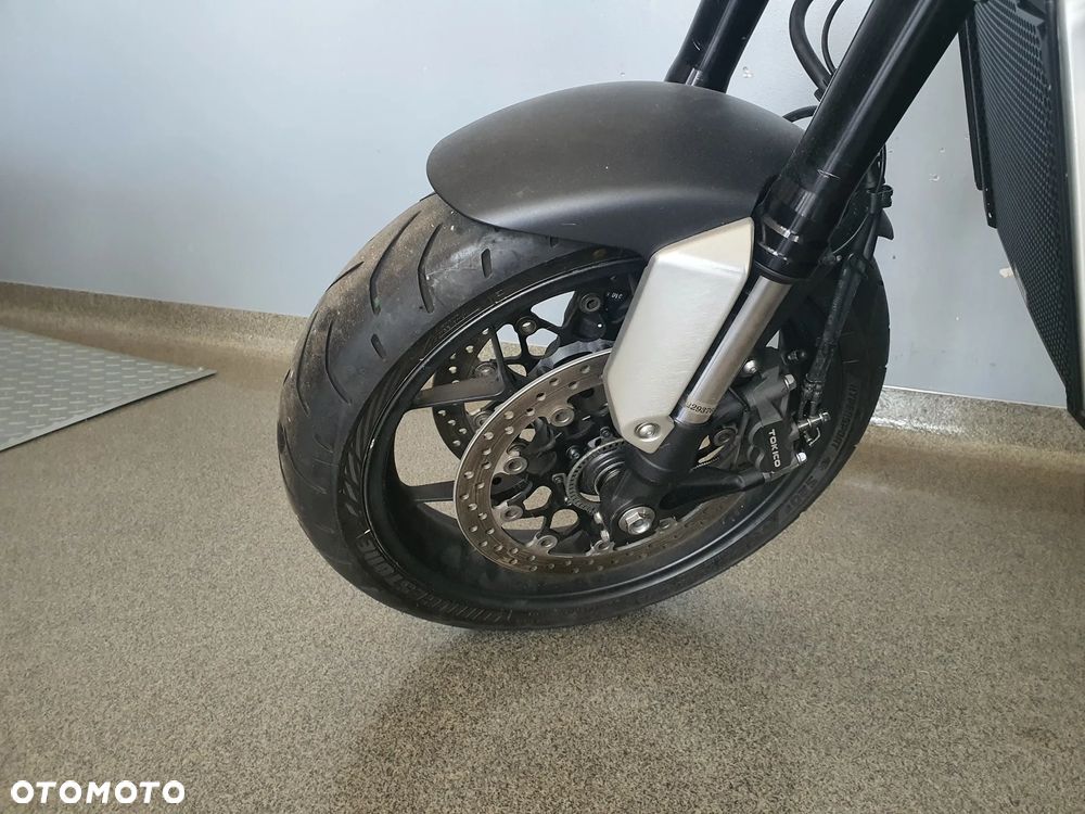 Honda CB - 10