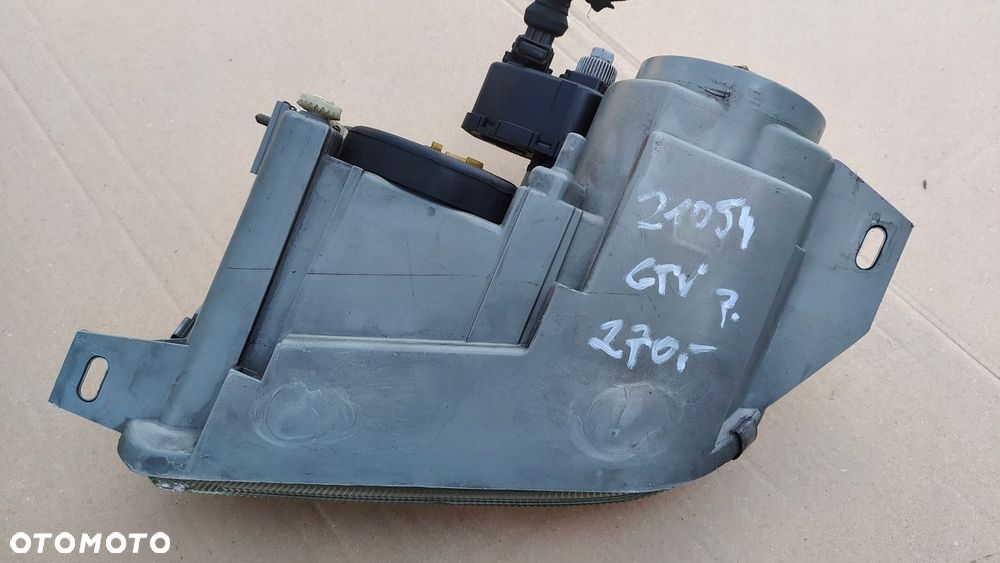 Alfa Romeo GTV Spider lampa prawa.Reflektor. - 12