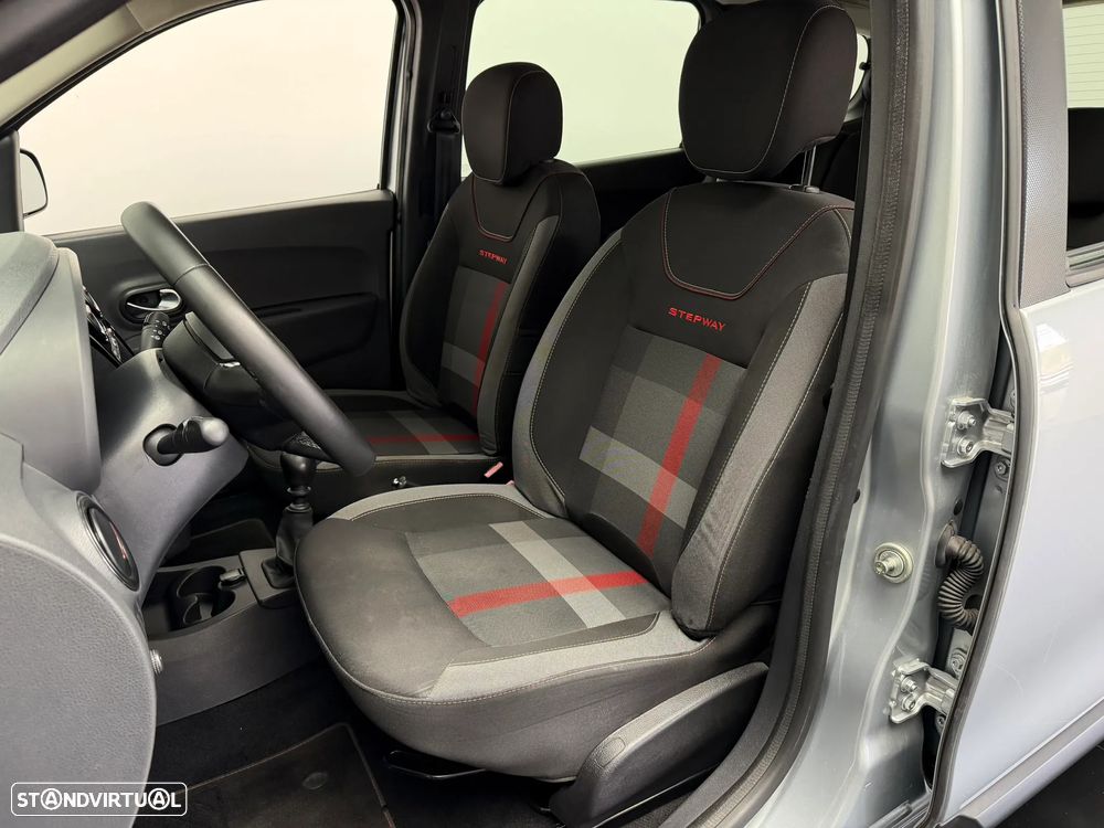 Dacia Lodgy 1.5 Blue dCi Stepway 7L - 9
