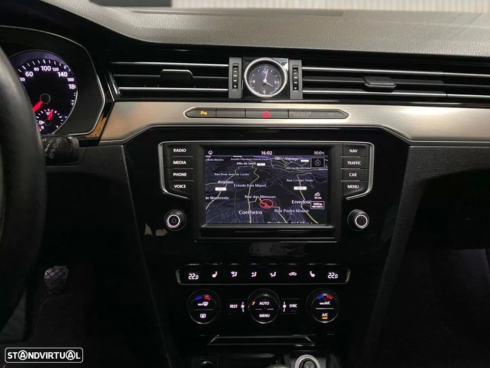 VW Passat Variant 2.0 TDi Confortline - 11