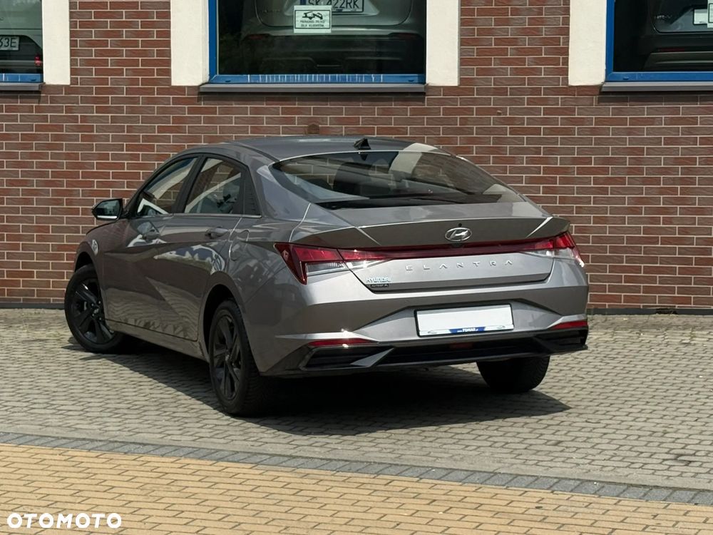 Hyundai Elantra 1.6 Smart CVT - 5