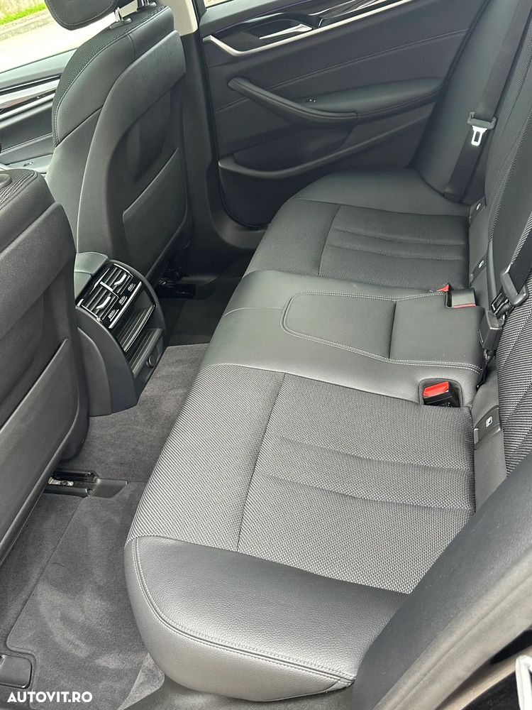 BMW Seria 5 520d AT - 10