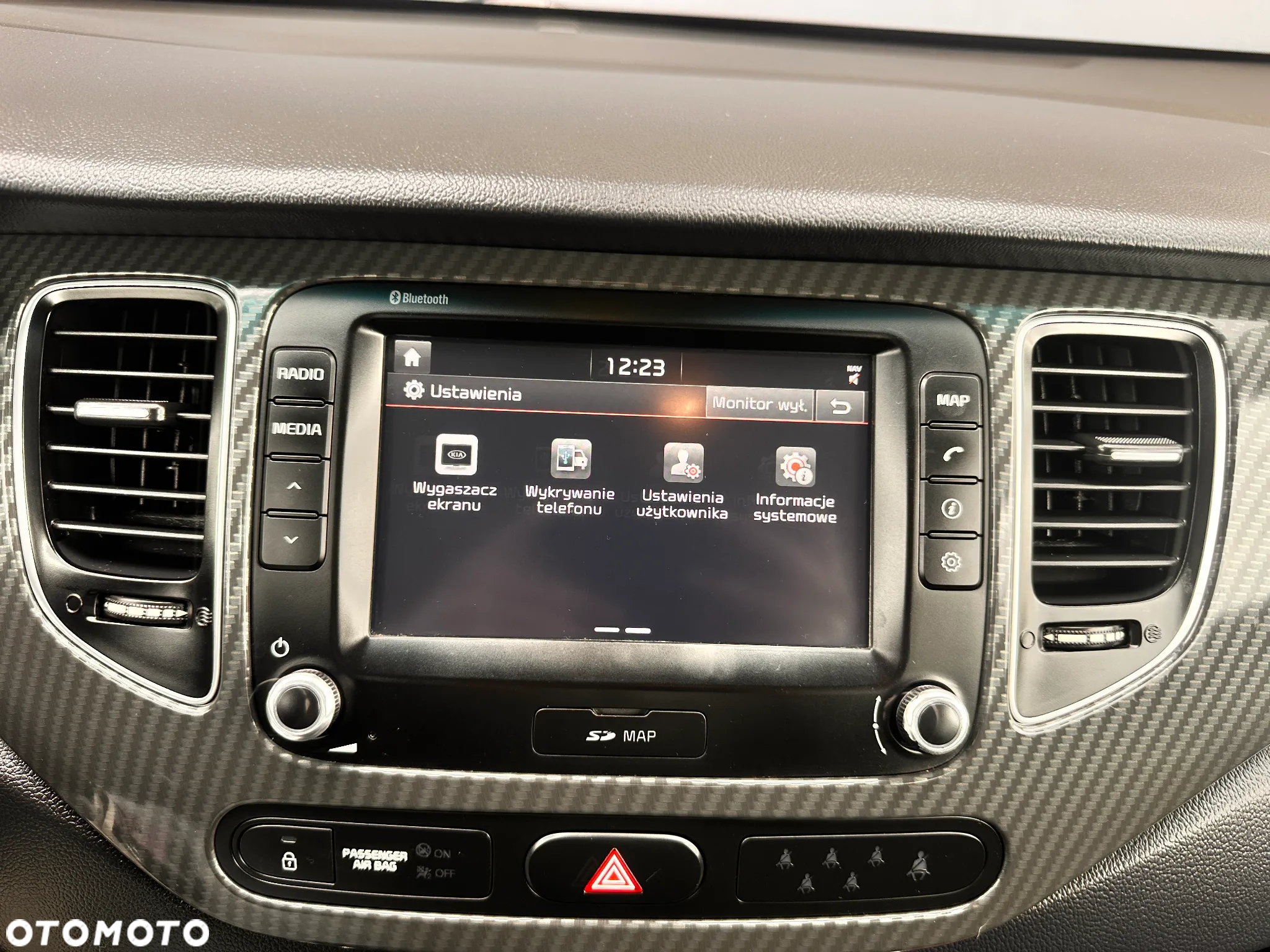 Kia Carens 1.7 CRDi L 7os - 30