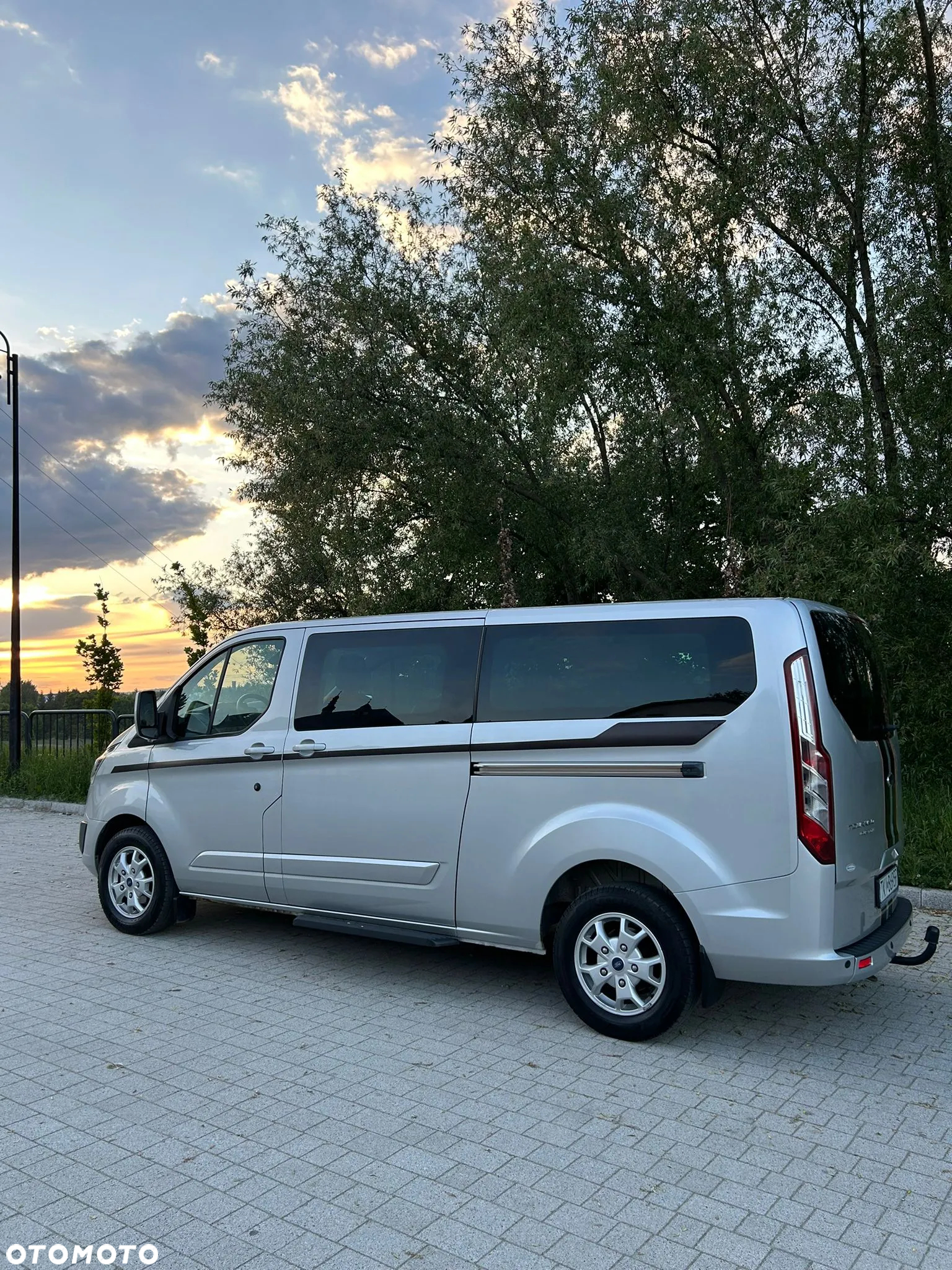 Ford Tourneo Custom - 6