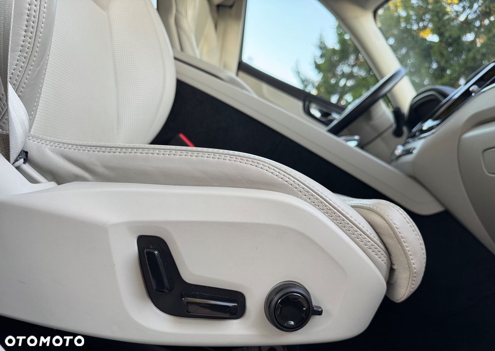 Volvo XC 60 B4 D AWD Geartronic Inscription - 17