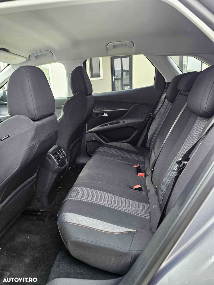 Peugeot 3008 PureTech 130 Stop & Start GPF EAT8 Allure - 6