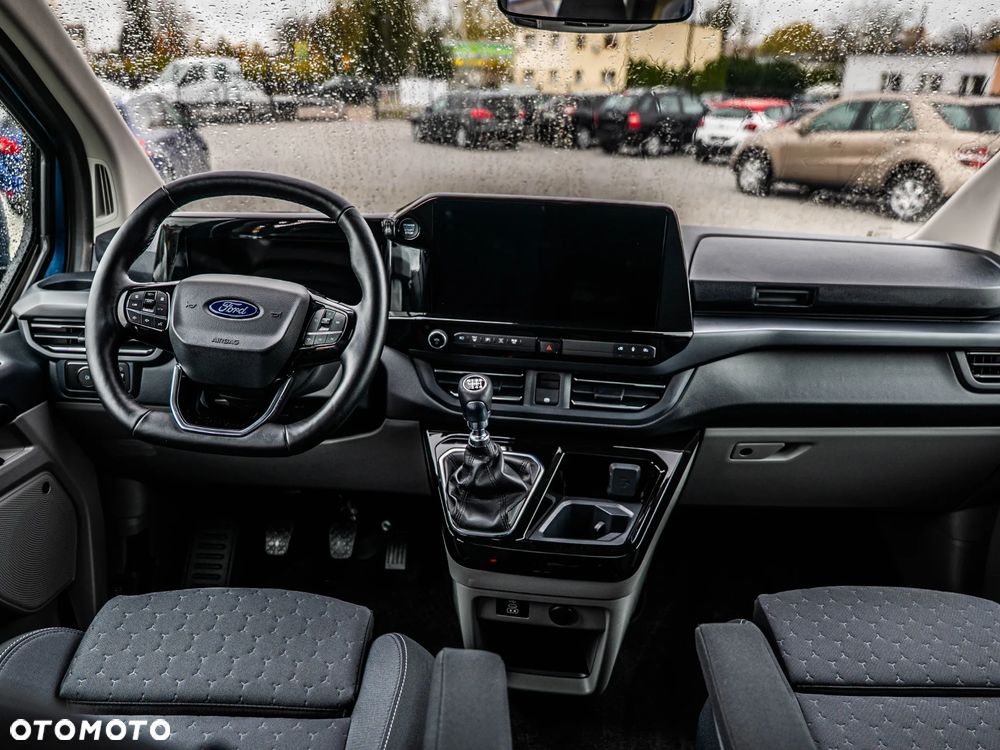 Ford Tourneo Custom - 30