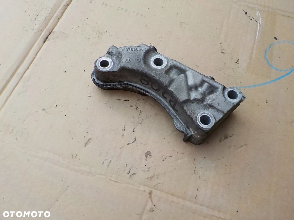 łapa mocowanie silnika peugeot 208 I 1,4 hdi 9637558580 - 1