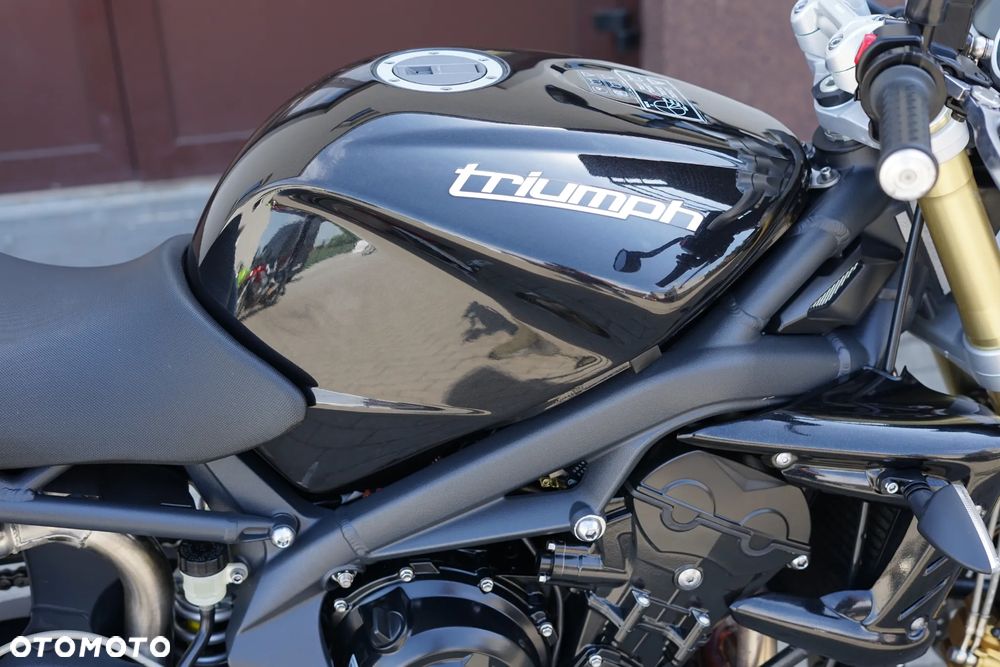 Triumph Street Triple - 10