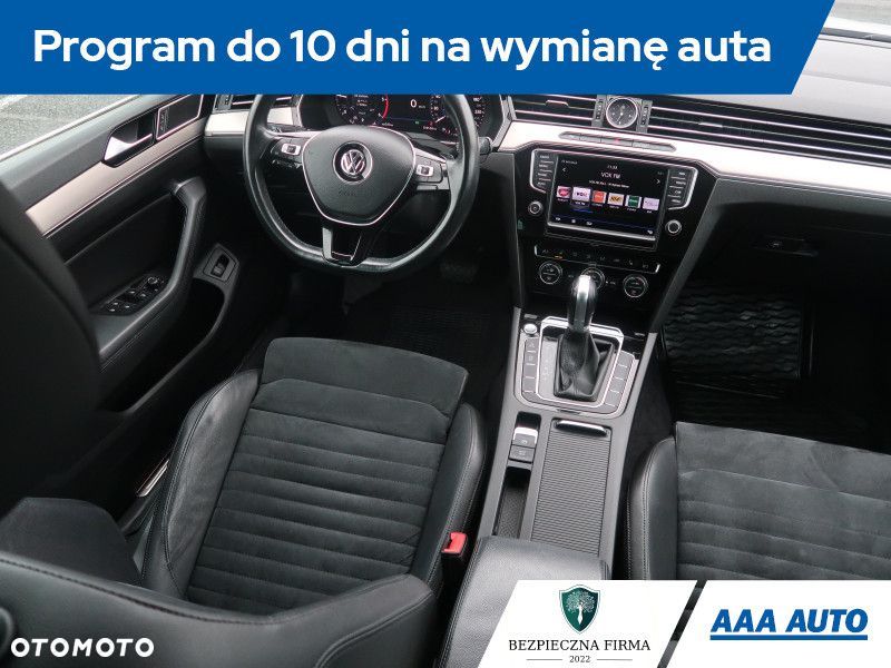 Volkswagen Passat - 8