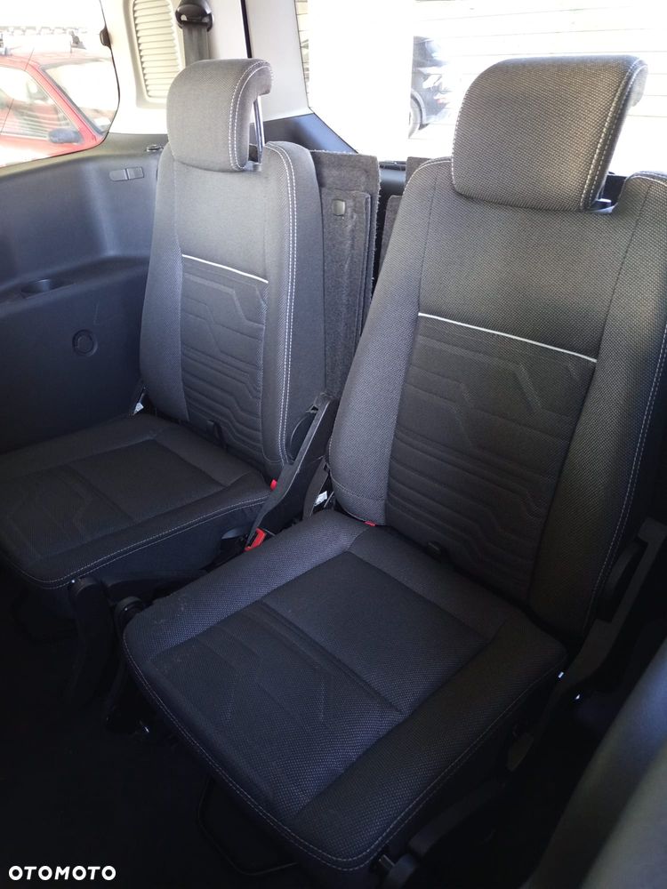 Ford Tourneo Connect Grand - 15