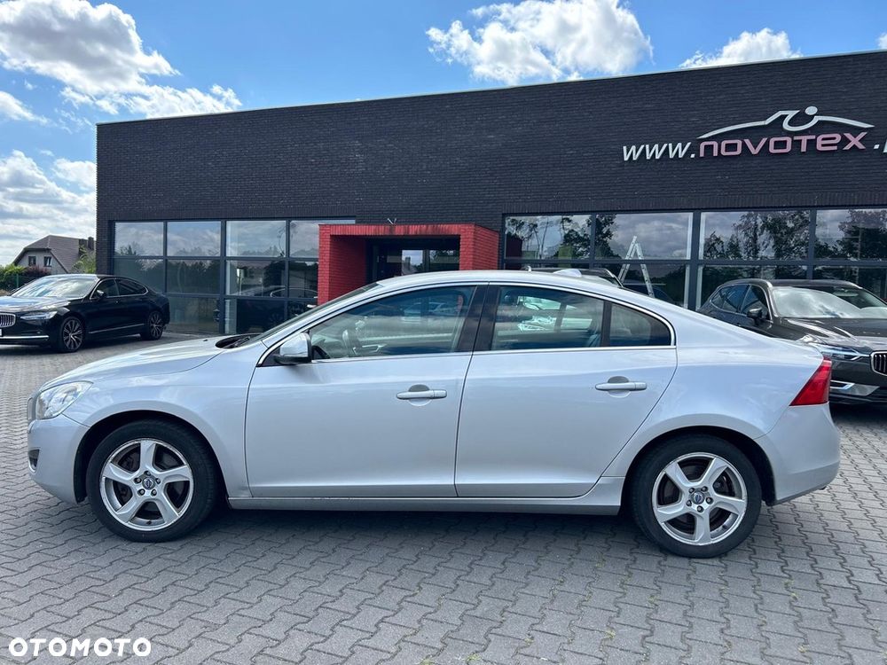 Volvo S60 D5 AWD Geartronic Summum - 6