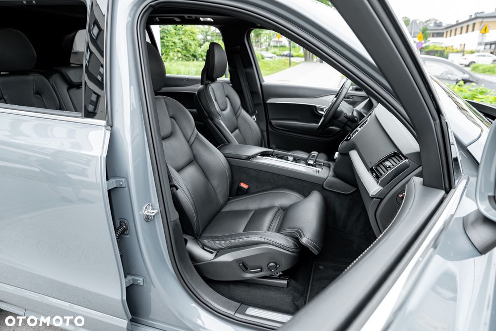 Volvo XC 90 B5 D AWD Ultimate Bright - 24
