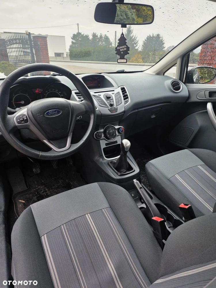 Ford Fiesta - 9