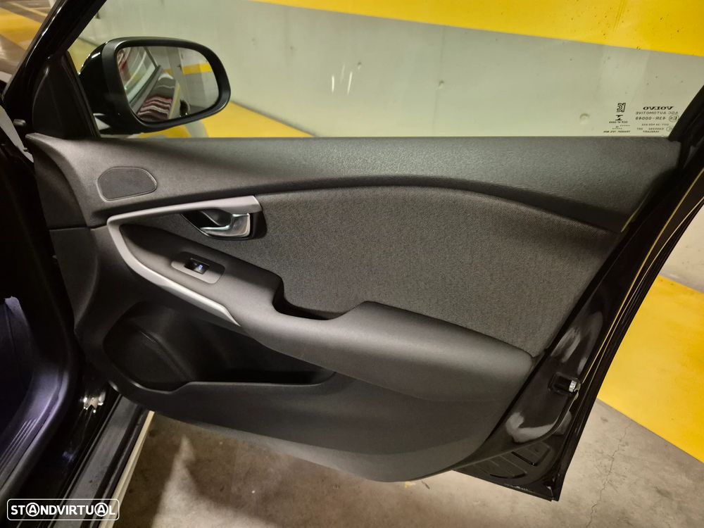 Volvo V40 Cross Country 2.0 D2 Summum - 43