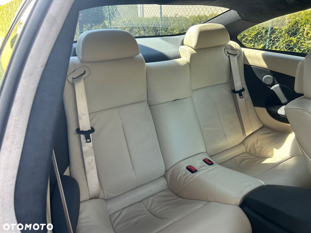 BMW Seria 6 650 i - 8