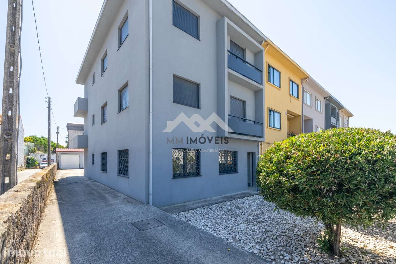 Apartamento T3 | Renovado | Arrendamento | Garagem | Varanda | Foz | M - Grande imagem: 3/7