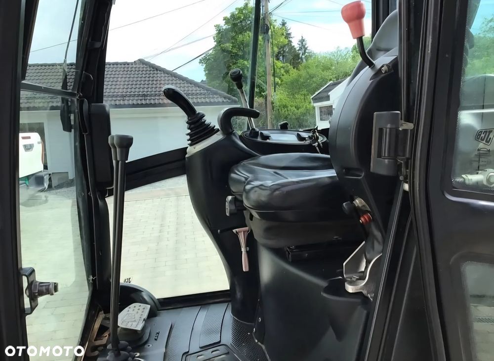 JCB 8018 - 8