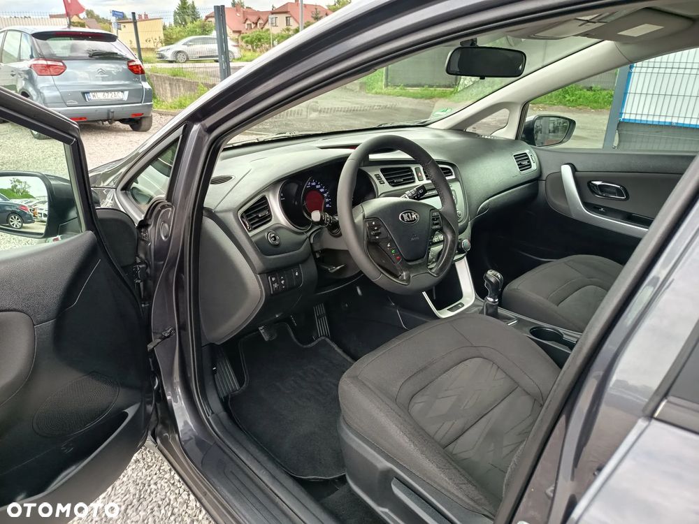 Kia Ceed 1.4 CVVT Dream-Team Edition - 16