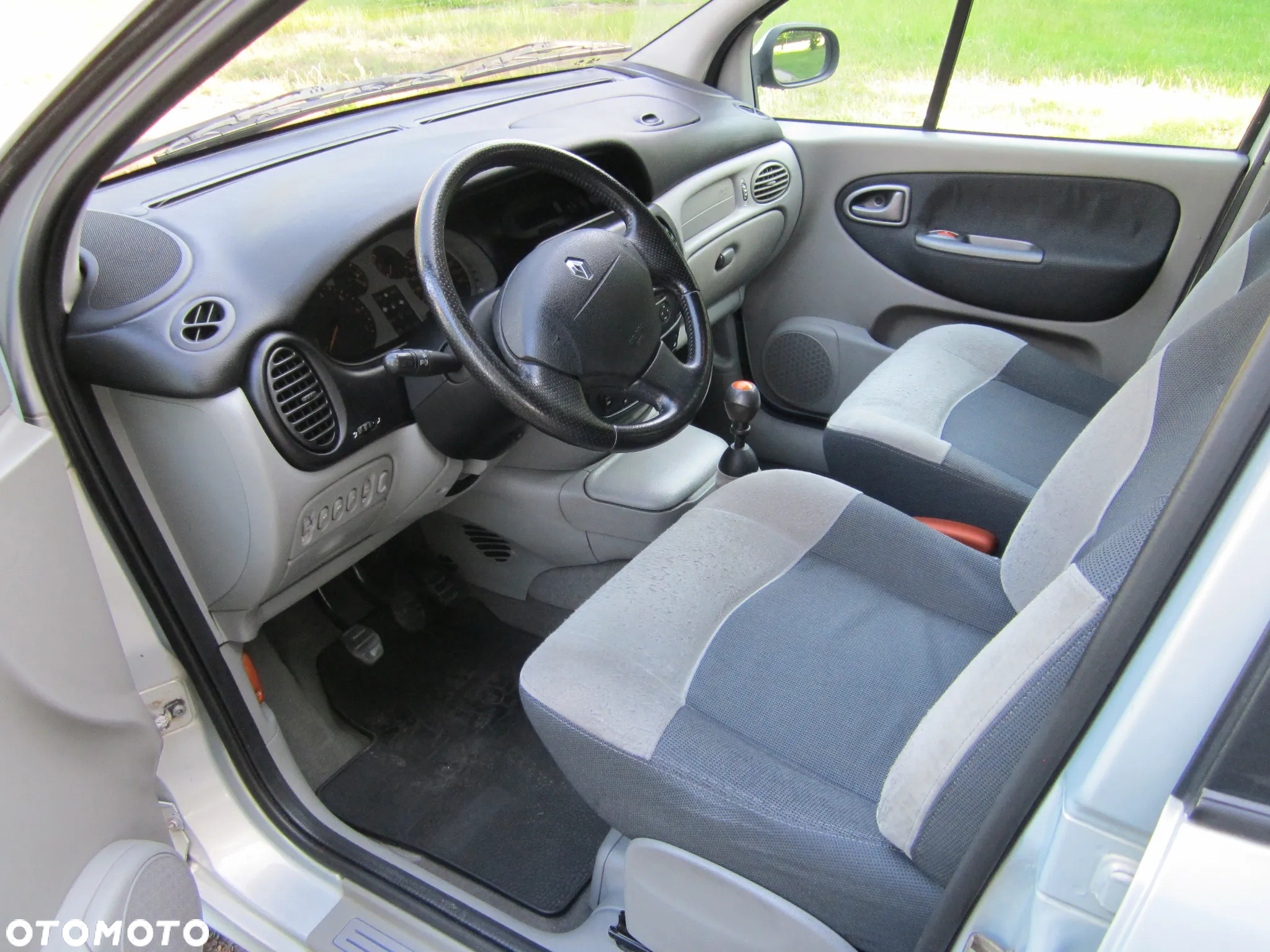 Renault Scenic 1.9 dCi EXpression - 11