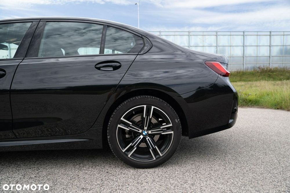 BMW Seria 3 318i M Sport - 14